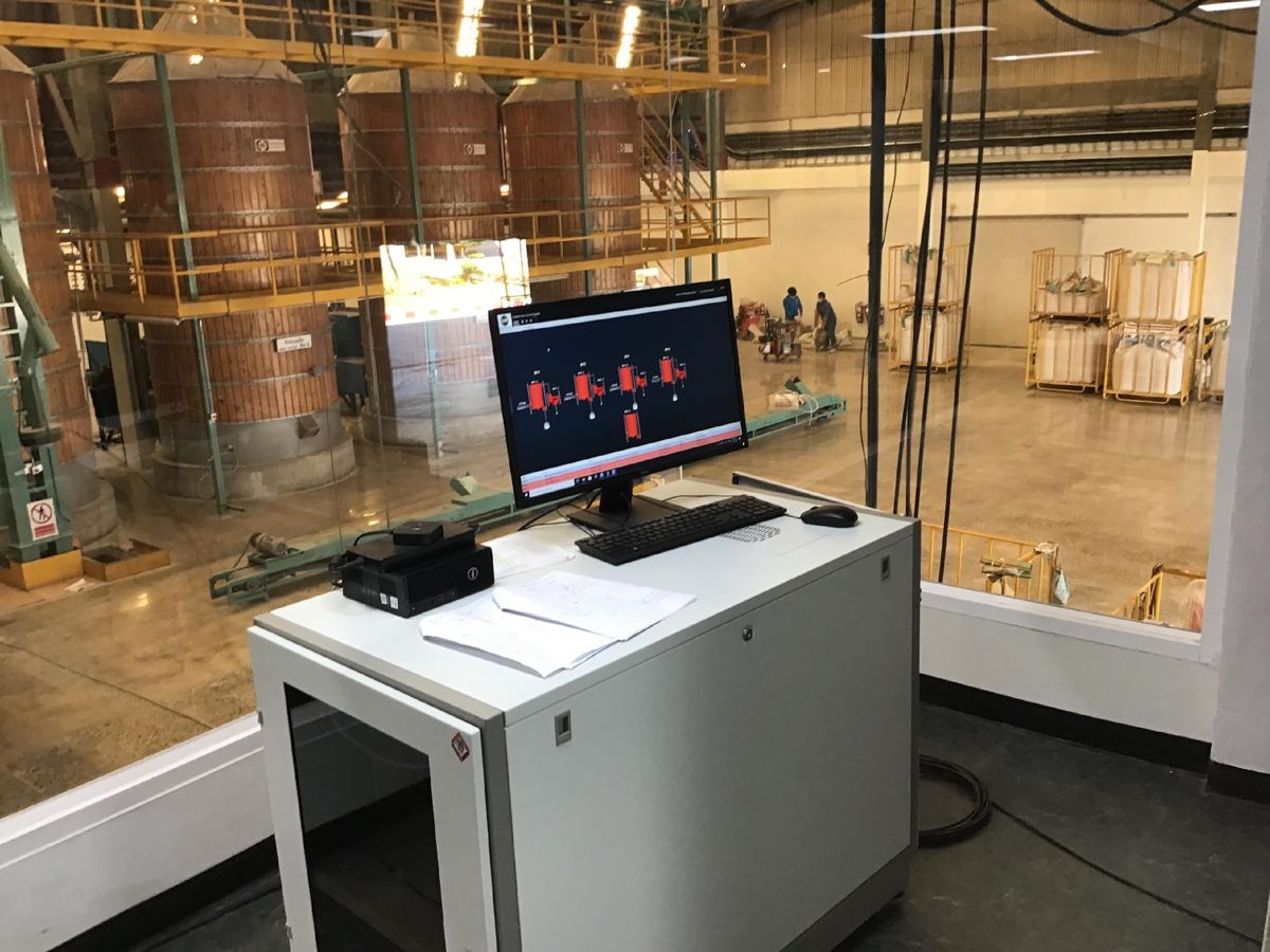 Machine control and monitoring station installed at a CPP plant