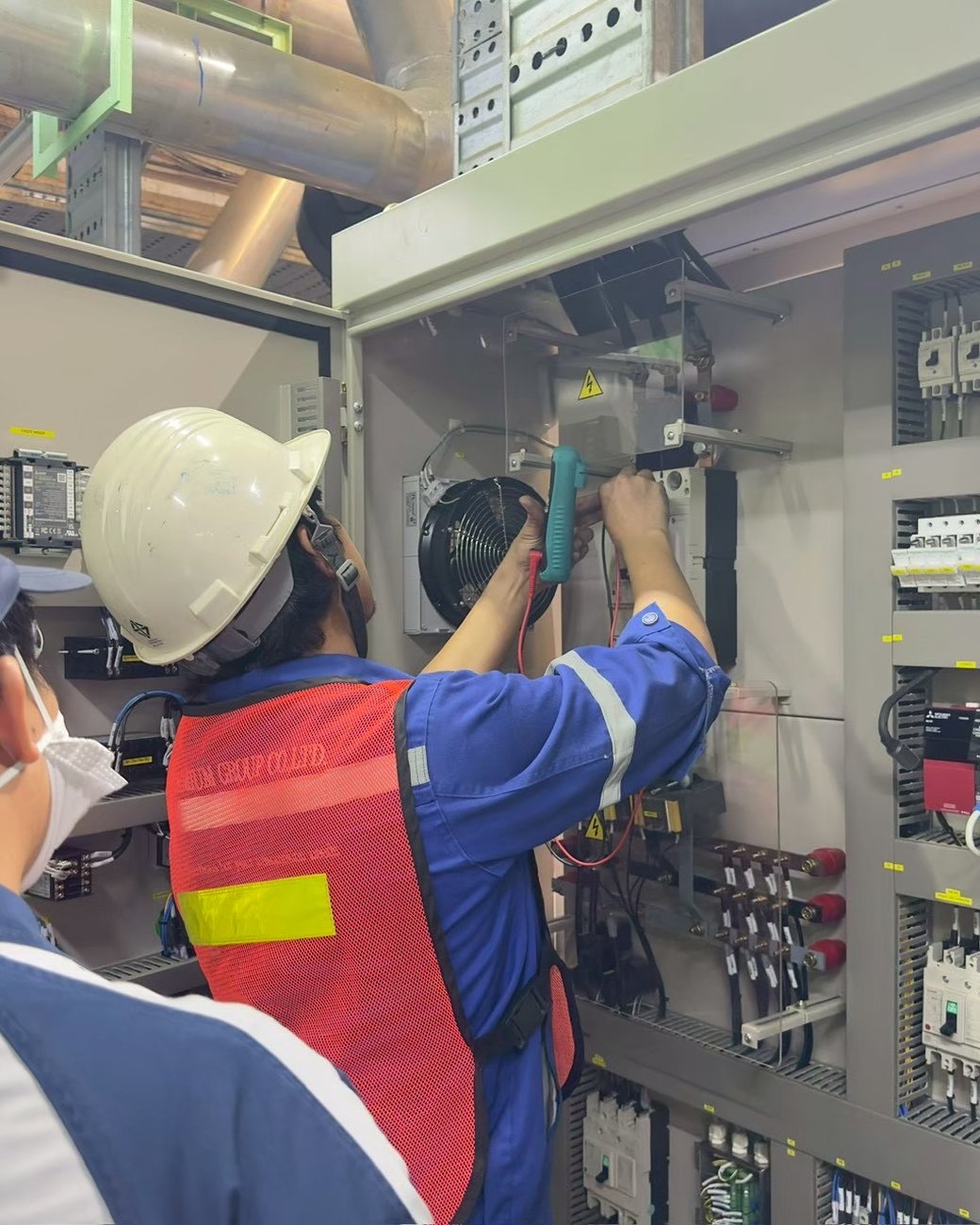 Wiring and control system installation inside a panel
